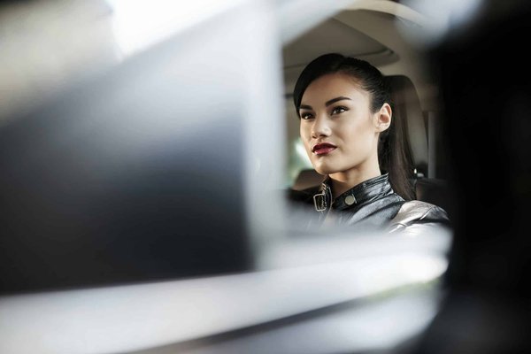 Conduite élégante : choisissez votre chauffeur femme chez Lady Driver VTC