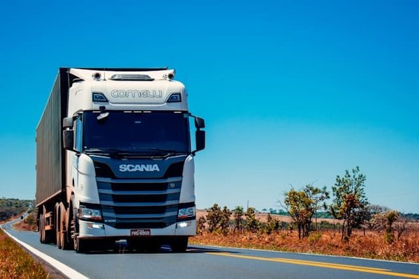 Les bornes de recharge : le plus gros facteur bloquant pour les poids-lourd électriques